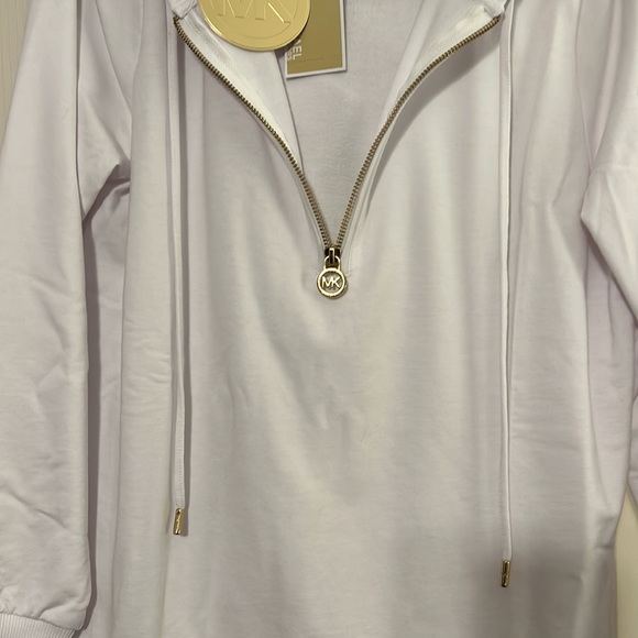 Michael Kors 1/4 zip Pullover - Picture 9 of 13